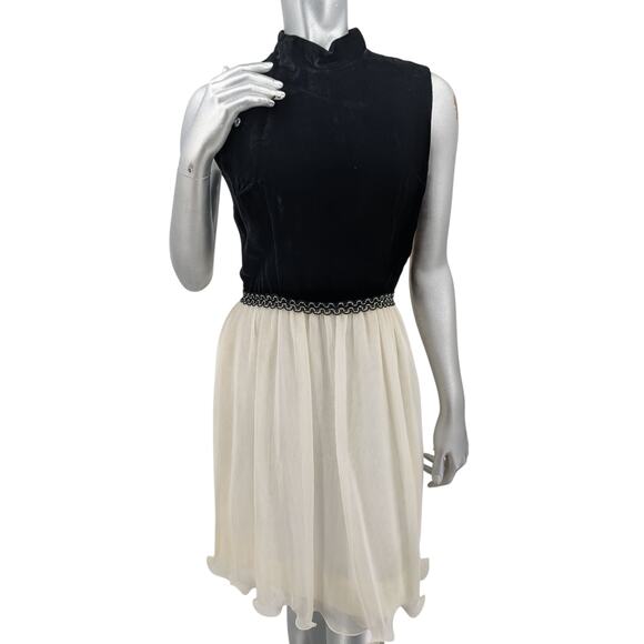 Vintage 1960's VICKY VAUGHN JUNIOR Black Velvet Ivory Chiffon Lettuce Edge Dress - Picture 1 of 9